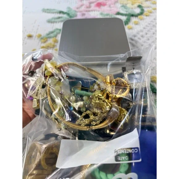 Vintage Modern Costume Jewelry Lot 1lb 14oz Watches Necklaces Bracelets Mixed - Picture 5 of 9